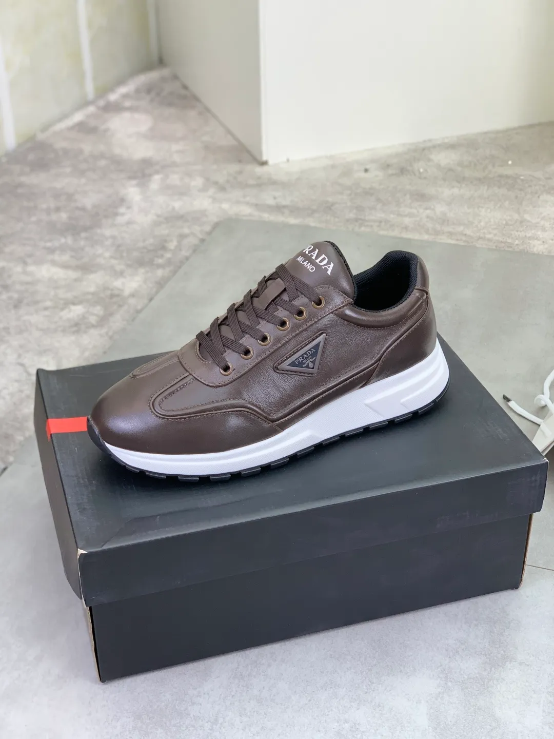 Men's men's shoes P600 💰[actual price] top quality, new popular models on the official website, timeless for a century, 🆘 The trendy brand (Prada) mainly promotes popular models, avant-garde and versatile fashionable men's shoes, privately molded, with cowhide splicing and 1:1 oil edge treatment... fashionable and simple, original imported cowhide with python skin, cowhide leather lining for feet; the atmosphere and personality are more fashionable, eye-catching and pursuing class. It will subvert the old idea and be a must-have for fashionistas who want to spend time with you! Must keep it! High-end comfortable and low-cost, high-end quality workmanship. Size: 38-45 4️⃣ colors available. full package